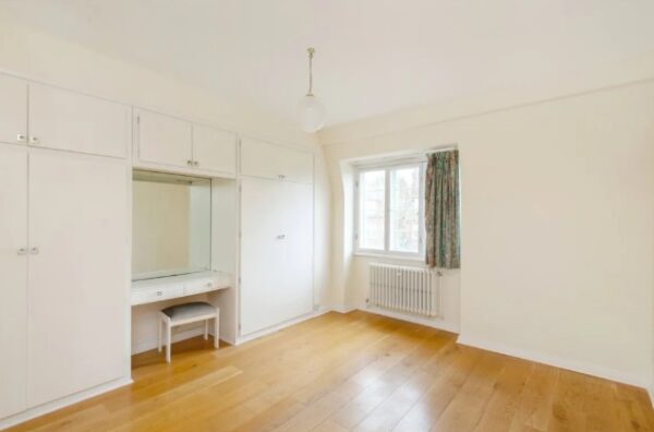 Frognal Lane, NW3