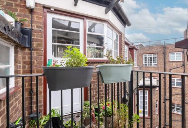 Frognal Lane, NW3